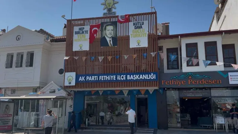 AK Parti binasına taşlı saldırı