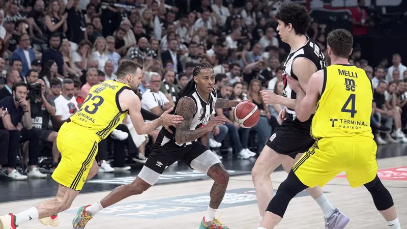 Beşiktaş, Fenerbahçe'yi farklı mağlup etti