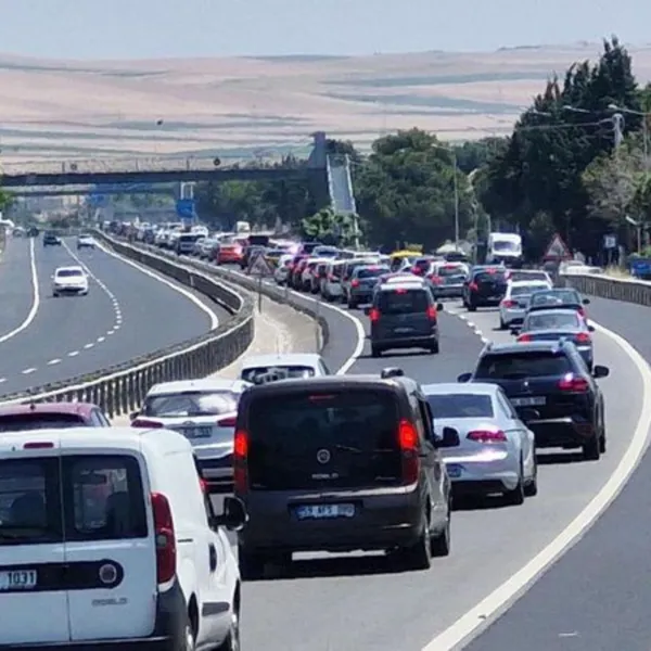 İstanbul'a Dönüş Çilesi Başladı! Bakan Yerlikaya'dan Kritik Uyarı