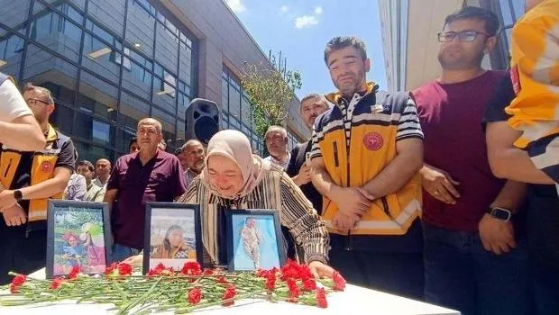 Faciada Eşini ve Çocuklarını Kaybeden Babanın Dramı!