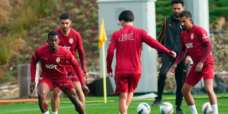 Galatasaray'da Şok Ayrılık! O İsimle Yollar Ayrıldı!