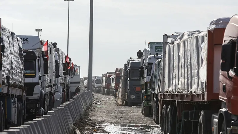 Gazze'de yardım konvoylarının güvenliğini aşiretler sağladı