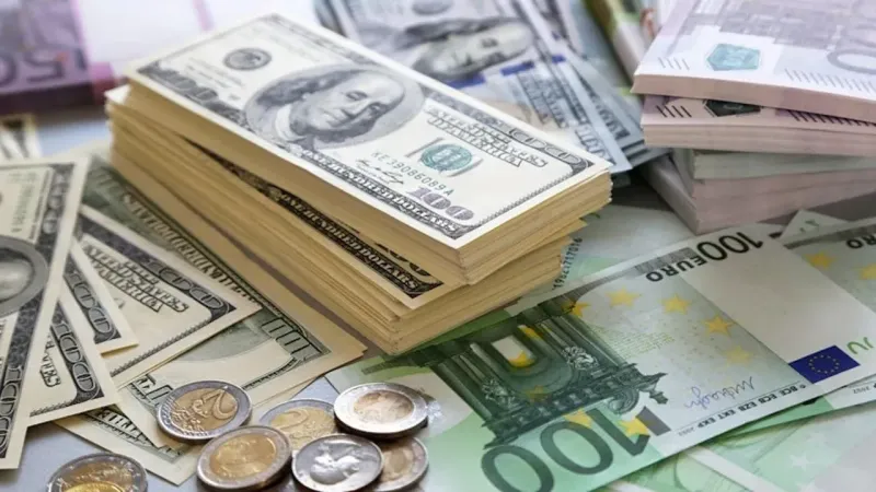 Haftanın son gününde Euro, dolar kaç TL oldu?