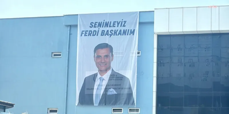 Ferdi Zeyrek'e Ne Oldu? Hastane Önünde Duygulandıran Pankart!