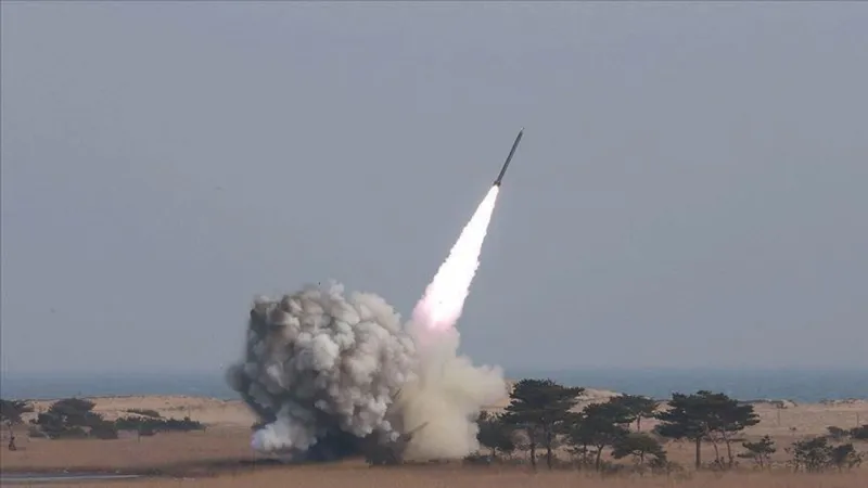 Husiler Vurdu: İsrail Hudeyde Limanı'nı Bombaladı! Neler Oluyor?