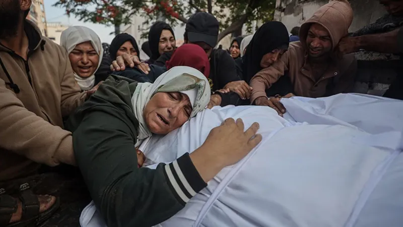 İsrail'in Gazze'ye düzenlediği saldırılarda 42 Filistinli öldü