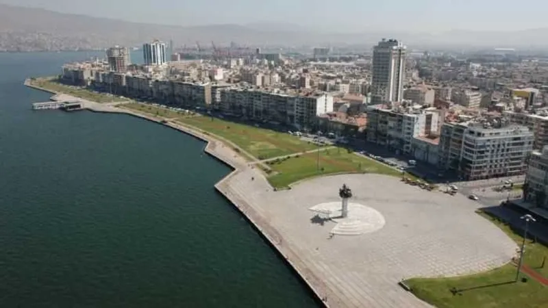 İzmir'in kalbi bu sokakta atıyor