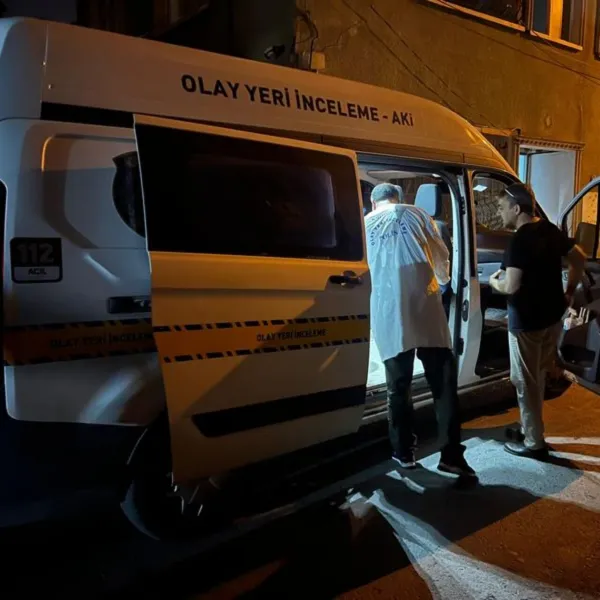 Komşuları kokudan rahatsız oldu... Cesedini buldular!