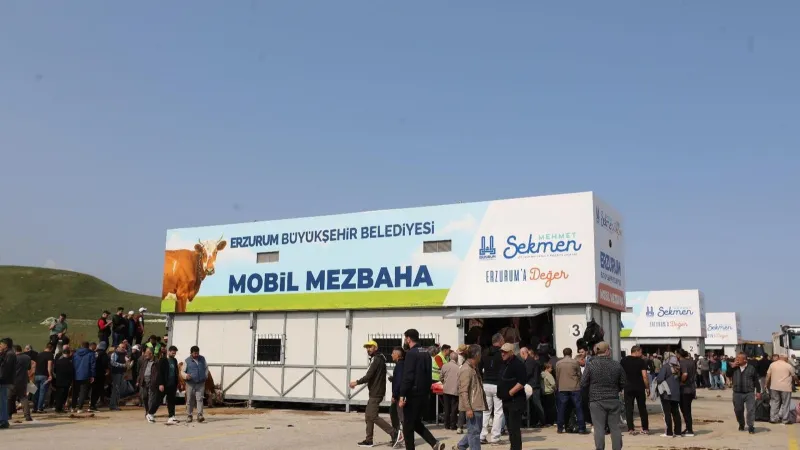Kurban kestirmek isteyenler mobil mezbahanelere koştu