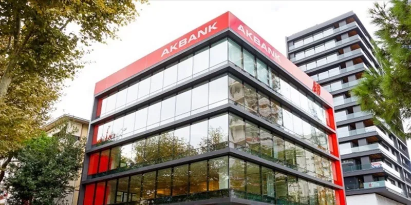 Akbank'ta Şok İstifa! Yönetimde Neler Oluyor?