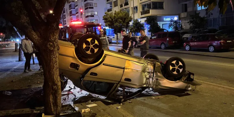 İzmir'de Korkunç Kaza! Takla Atan Araçta Sürücü Mahsur Kaldı!