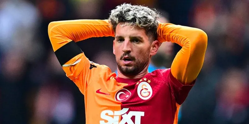 Mertens Ailesiyle Nişantaşı'nda! Yıldız Futbolcunun Keyfi Yerinde Mi?