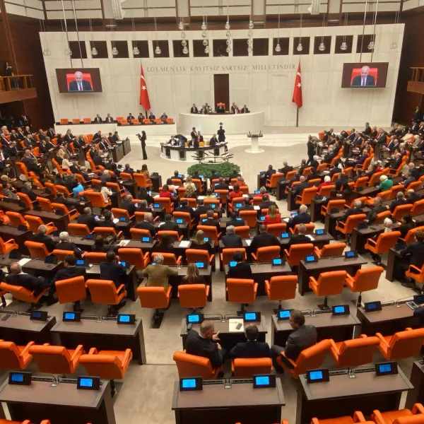 PKK Fesih Kararı: Türkiye İçin Dönüm Noktası Mı? İşte İlk Tepkiler!