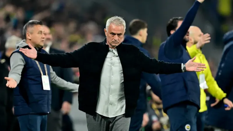 Fenerbahçe'de Şok Ayrılık! Mourinho Kalırsa O Gidiyor!