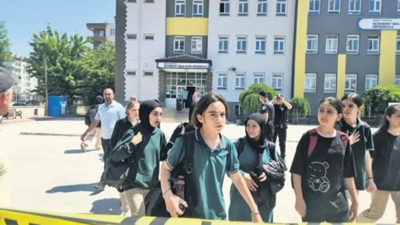 Öğretmene okulda infaz